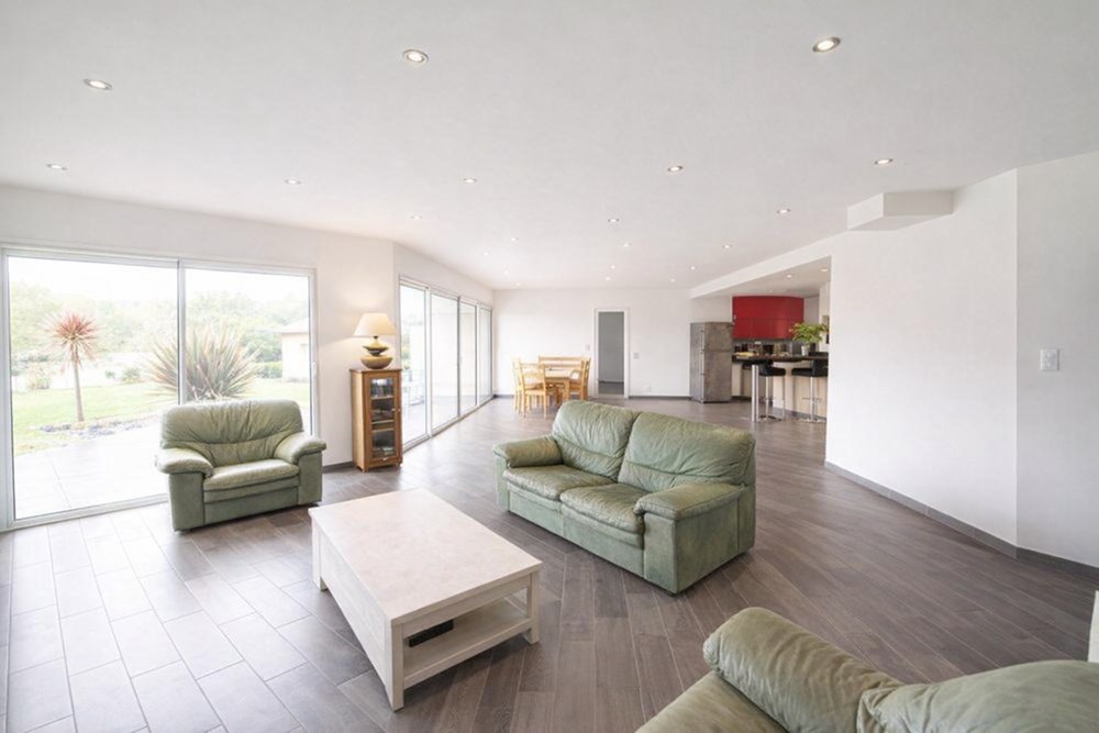 GRANDE MAISON PLAIN PIED T6 - 190 M2 HABITABLE + 255 M2 UTILE (GRENIER AMENAGEABLE - GARAGE- SOUS-SOL) - TERRAIN 1600 M2 photo 2