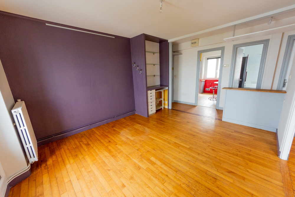 APPARTEMENT T3 58M² - 1 CHAMBRE POSSIBLE 2 - DALLE BETON - DERNIER ETAGE - BEAUX VOLUMES