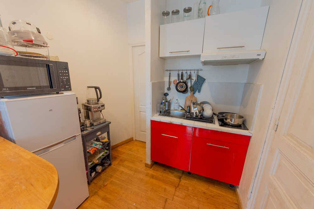 APPARTEMENT T1 24M² - LOUE MEUBLE - PETITE COPROPRIETE - PROCHE COMMODITES - BON RENDEMENT LOCATIF photo 2