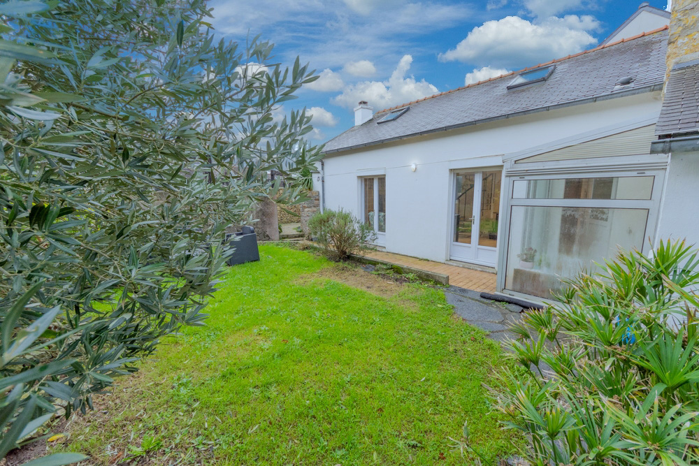 MAISON DE VILLE DE 1930 T3 50M² - COUP DE COEUR - 2 CHAMBRES - MEUBLE - SUR TERRAIN DE 200M² photo 5