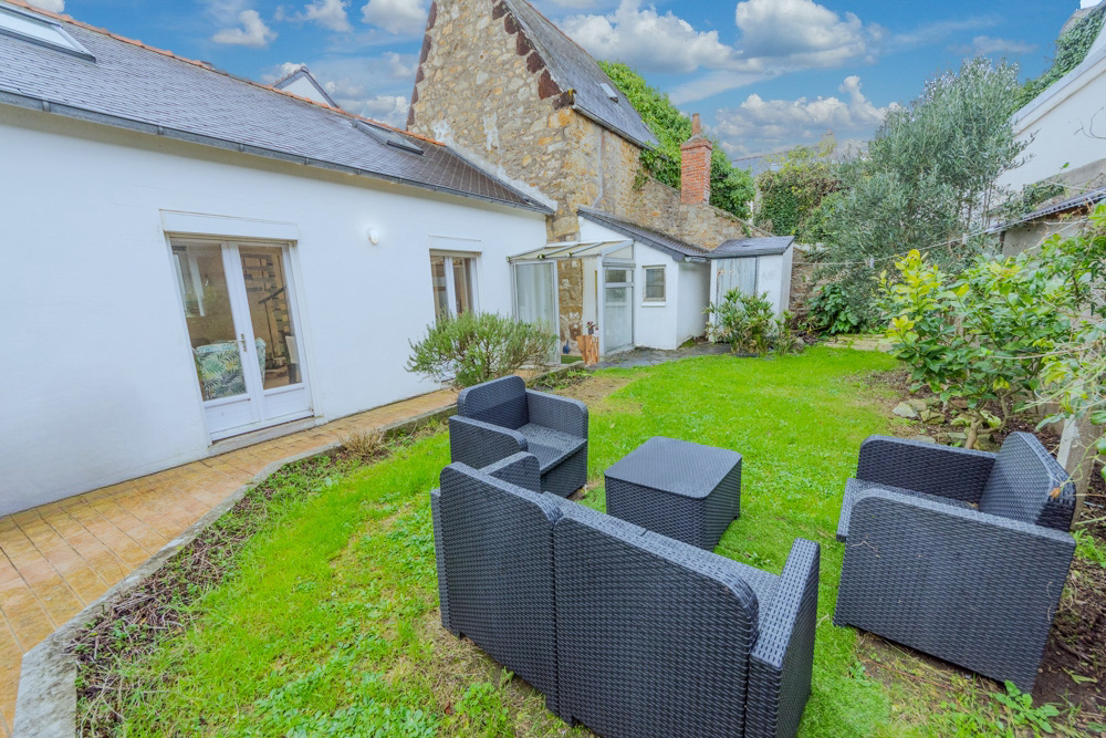 MAISON DE VILLE DE 1930 T3 50M² - COUP DE COEUR - 2 CHAMBRES - MEUBLE - SUR TERRAIN DE 200M² photo 4