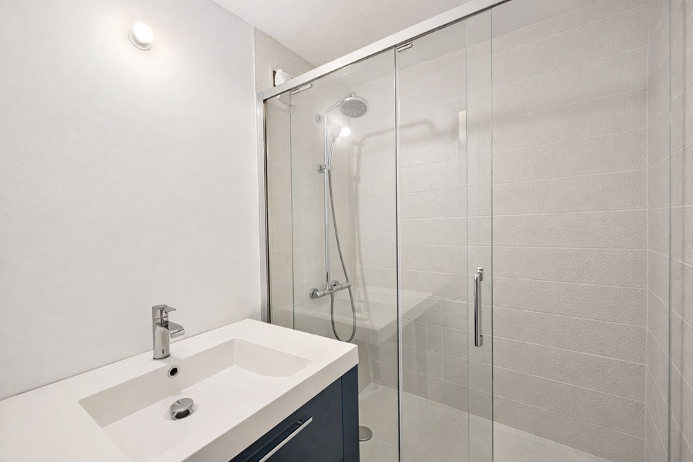 APPARTEMENT DE 100M² - 3 CHAMBRES - GRANDE PIECE DE VIE - DERNIER ETAGE - EXCELLENT DPE - AUCUN TRAVAUX - COUP DE COEUR photo 5