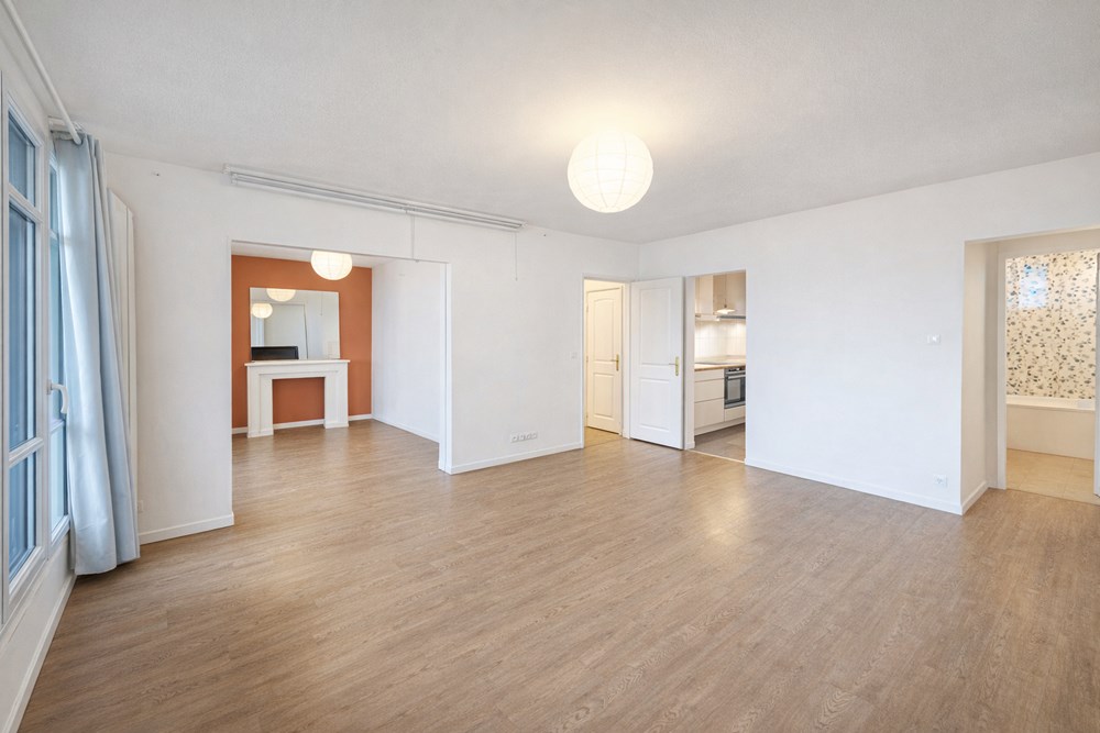 APPARTEMENT DE 100M² - 3 CHAMBRES - GRANDE PIECE DE VIE - DERNIER ETAGE - EXCELLENT DPE - AUCUN TRAVAUX - COUP DE COEUR photo 2