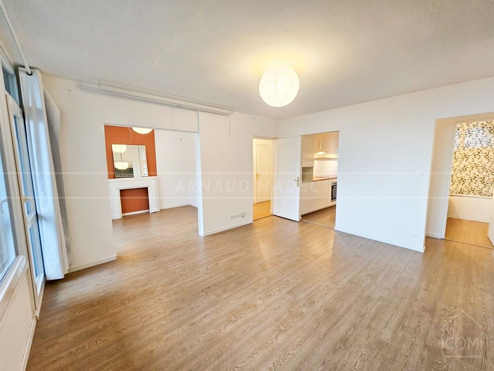 APPARTEMENT DE 100M² - 3 CHAMBRES - GRANDE PIECE DE VIE - DERNIER ETAGE - EXCELLENT DPE - AUCUN TRAVAUX - COUP DE COEUR photo 2