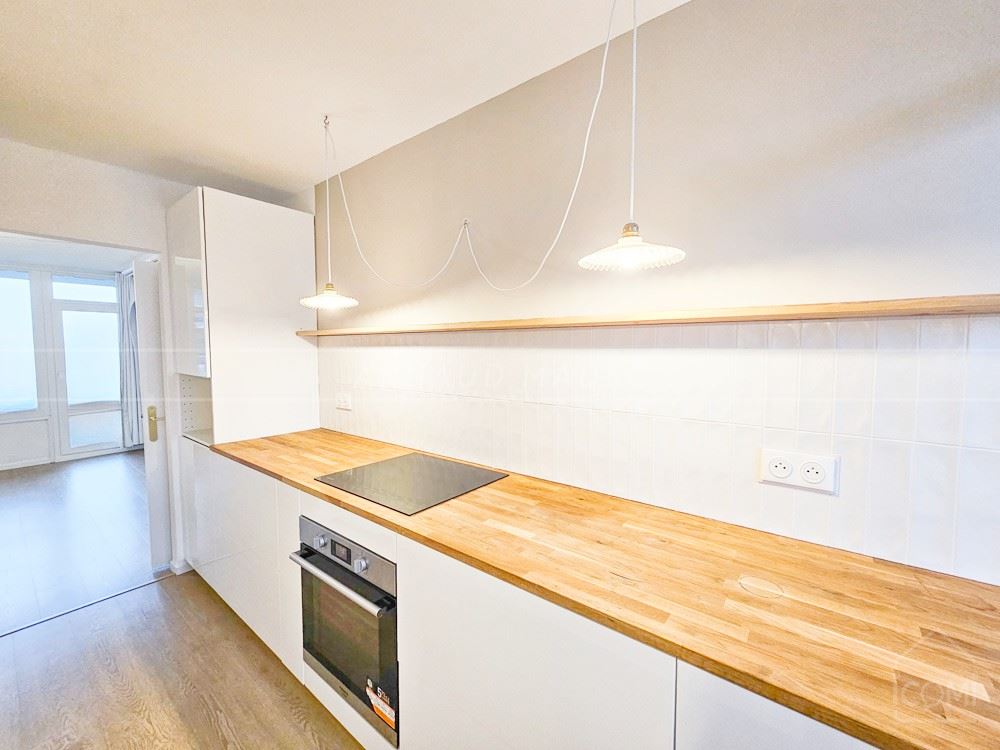 APPARTEMENT DE 100M² - 3 CHAMBRES - GRANDE PIECE DE VIE - DERNIER ETAGE - EXCELLENT DPE - AUCUN TRAVAUX - COUP DE COEUR photo 4