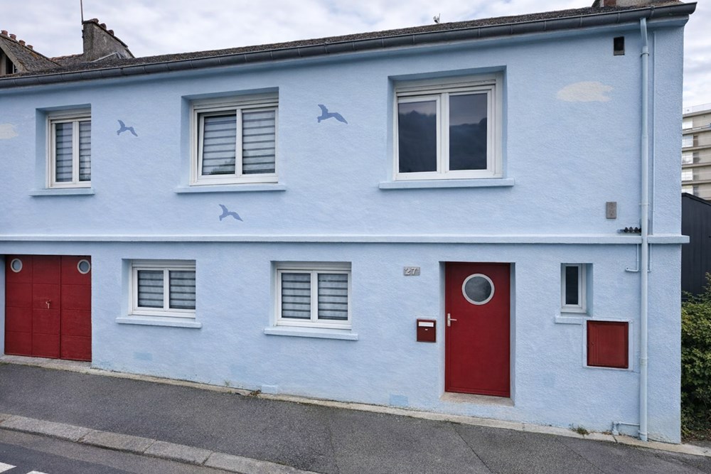 MAISON - T7 - 4 CHAMBRES - IDEALEMENT SITUE - PROCHE COMMODITES - DPE C - GARAGE - POMPE A CHALEUR - PIECE DE VIE DE 65M².