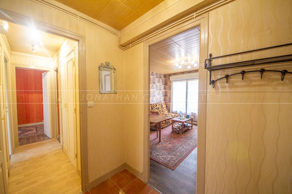 APPARTEMENT - 2 CHAMBRES - DPE D - IDEALEMENT SITUE - 2EM ETAGE - GARAGE POSSIBLE photo 3