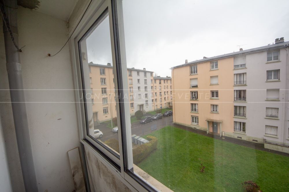 APPARTEMENT - 2 CHAMBRES - DPE D - IDEALEMENT SITUE - 2EM ETAGE - GARAGE POSSIBLE photo 5