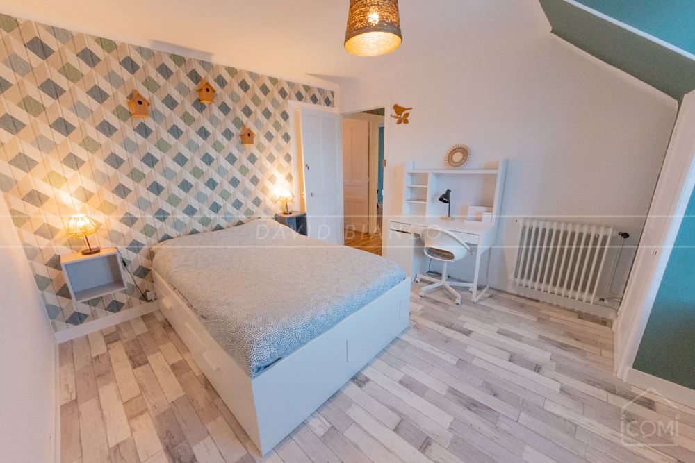 MAISON DE VILLE T7 125M² DE 1950 - 4 VOIR 5 CHAMBRES - SOUS-SOL COMPLET - TERRAIN CLOS DE 400M² photo 4