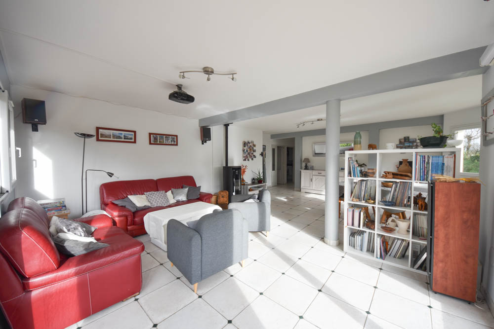 MAISON DE 196 M2 - 6 CHAMBRES - STUDIO DE 23 M2 - GARAGE PORTE MOTORISEE - JARDIN DE 840 M2 - POMPE A CHALEUR - POËLE À GRANULES - DPE B photo 2