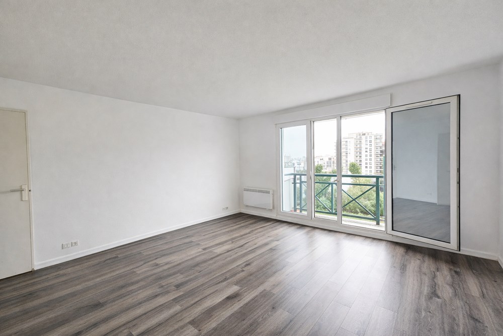 APPARTEMENT STUDIO - 5EME ETAGE - BALCON - ASCENSEUR - GARAGE POSSIBLE - CALME - AUCUN VIS A VIS - COUP DE COEUR photo 3