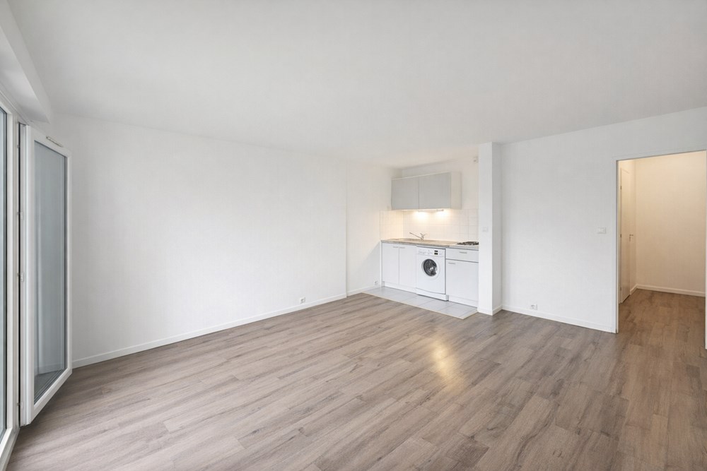 APPARTEMENT STUDIO - 5EME ETAGE - BALCON - ASCENSEUR - GARAGE POSSIBLE - CALME - AUCUN VIS A VIS - COUP DE COEUR photo 2