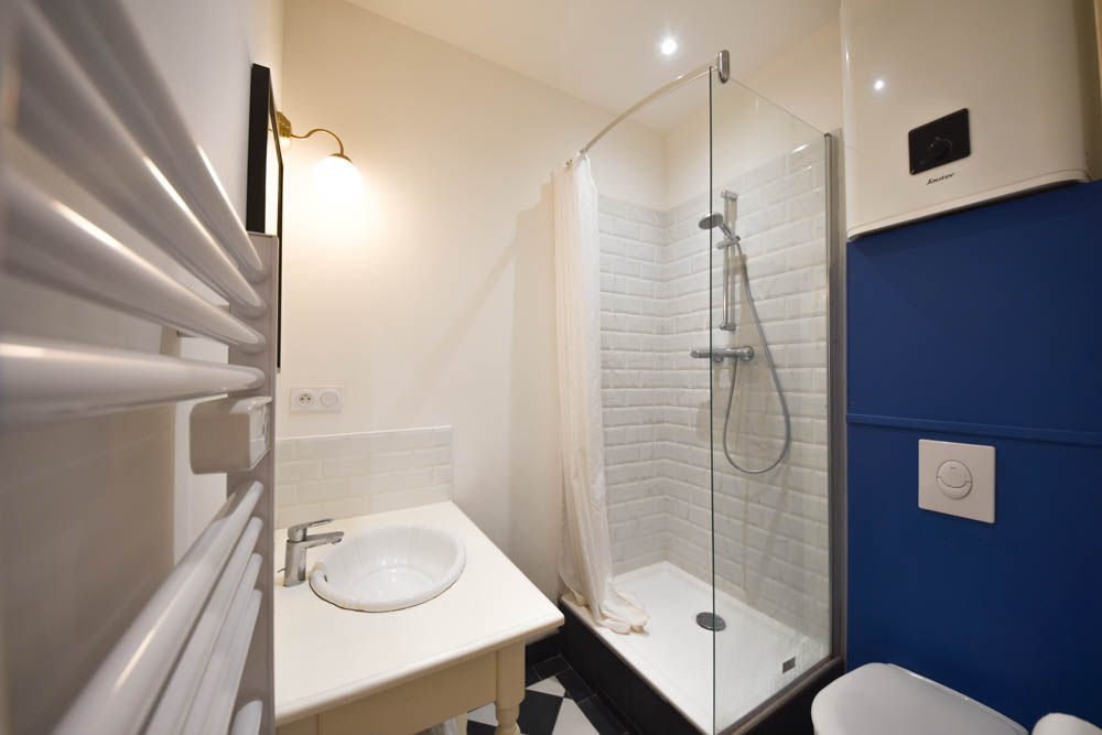 APPARTEMENT DE 44 M2 - 2 CHAMBRES - SANS TRAVAUX - DPE C - CENTRE VILLE - FENETRES PVC - VOLETS ELECTRIQUE - FAIBLES CHARGES photo 4