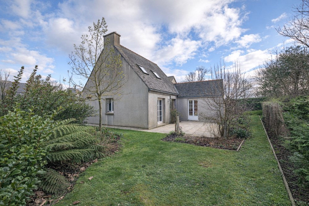 MAISON 110 M2 - LOTISSEMENT PROCHE DE TOUTES LES COMMODITES - RARE- COUP DE COEUR