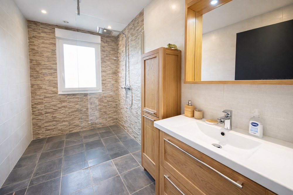 MAISON 110 M2 - LOTISSEMENT PROCHE DE TOUTES LES COMMODITES - RARE- COUP DE COEUR photo 5