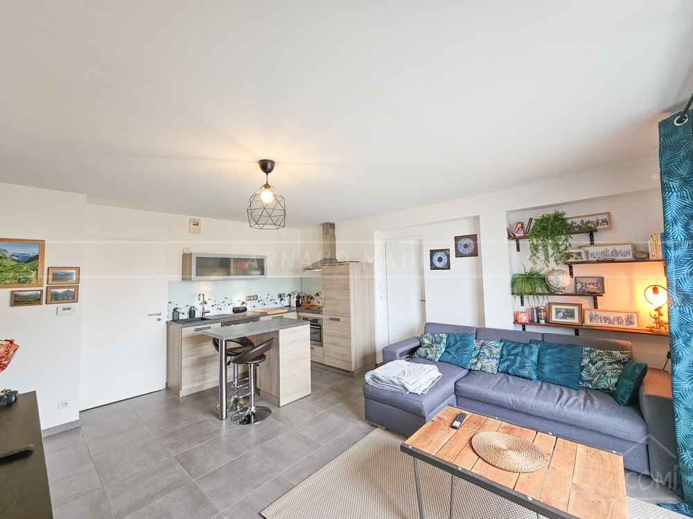 APPARTEMENT T3 DANS RESIDENCE RECENTE DE STANDING - PIECE DE VIE AVEC CUISINE US - PARKING - 2 CHAMBRES - RARE - COUP DE COEUR