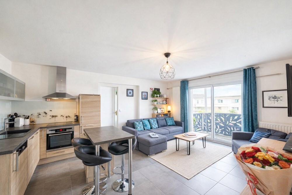 APPARTEMENT T3 DANS RESIDENCE RECENTE DE STANDING - PIECE DE VIE AVEC CUISINE US - PARKING - 2 CHAMBRES - RARE - COUP DE COEUR