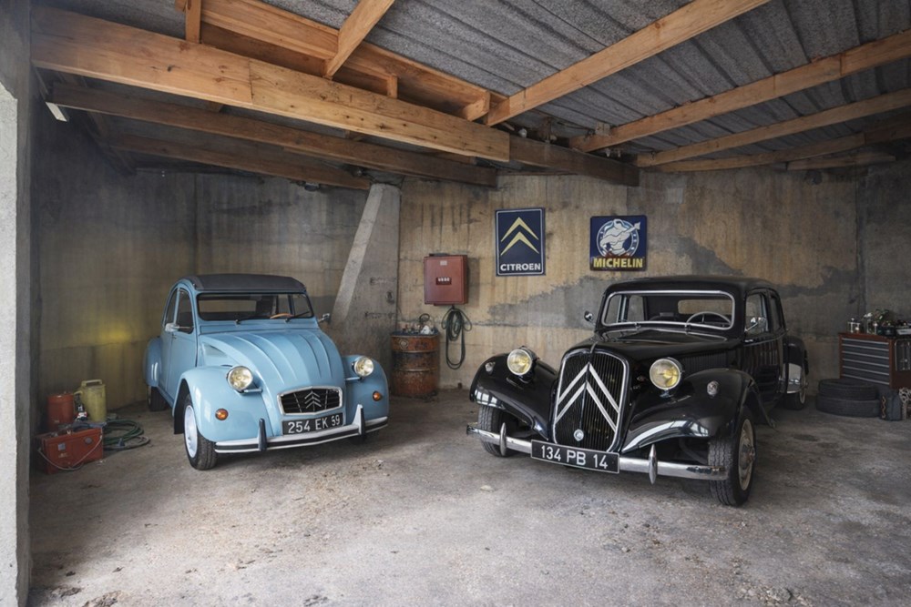 GARAGE DE 40 M2 - PORTE PVC EN BON ETAT - TOITURE REFAITE - FAIBLES CHARGES - ACCES FACILE photo 4