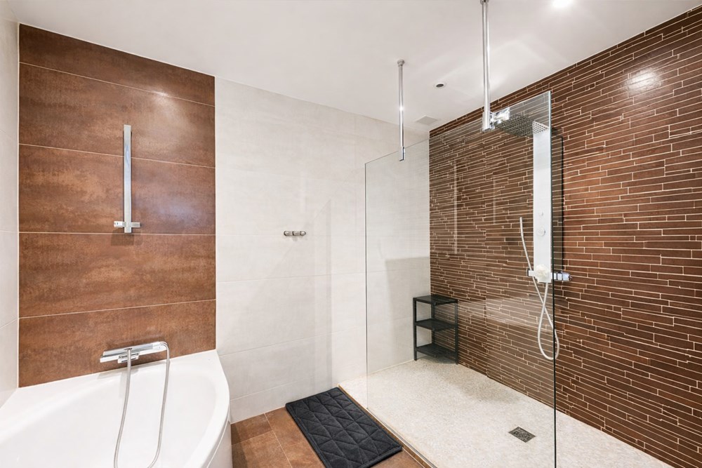 APPARTEMENT T4 DE 120 M² - ESPACE DE VIE DE 50 M² AVEC TERRASSE - 3 CHAMBRES - 2 SDE-SDB - 2 WC - AUCUNS TRAVAUX - COUP DE COEUR ASSURE photo 5