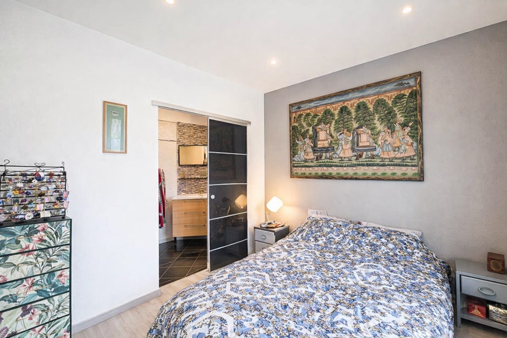 APPARTEMENT T4 DE 120 M² - ESPACE DE VIE DE 50 M² AVEC TERRASSE - 3 CHAMBRES - 2 SDE-SDB - 2 WC - AUCUNS TRAVAUX - COUP DE COEUR ASSURE photo 3