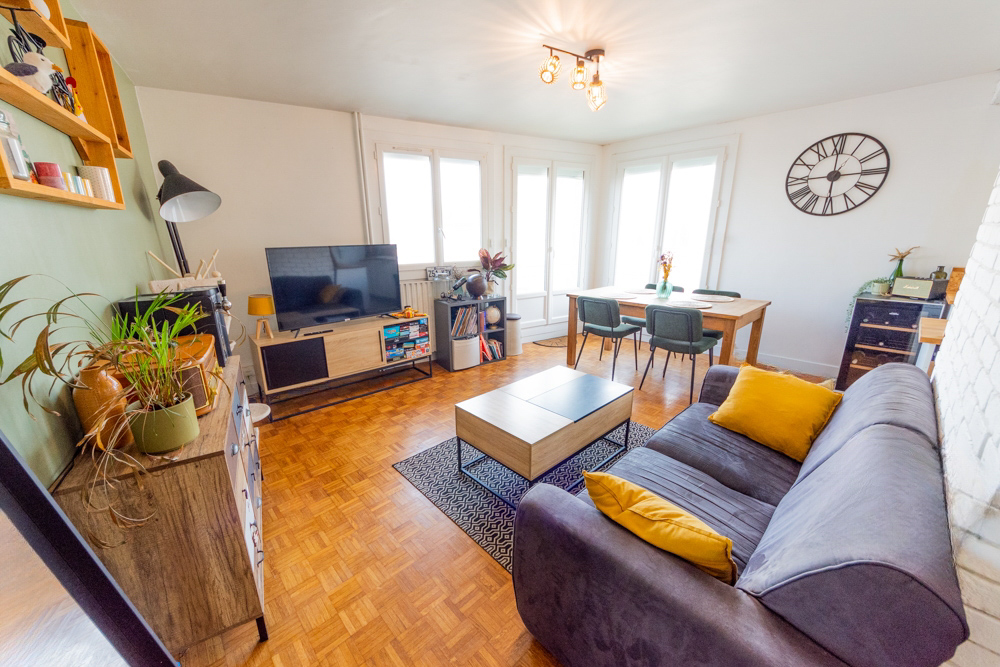 APPARTEMENT T3 68M² - 2 CHAMBRES - DALLE BETON - CAVE - RANGEMENTS - BALCON - LUMINEUX