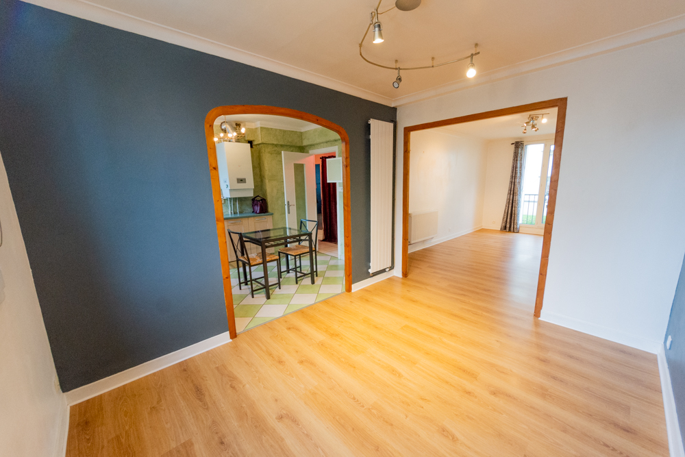 APPARTEMENT T3 70M² - 2 CHAMBRES - CAVE - DALLE BETON - LUMINEUX - AUCUNS TRAVAUX - GARAGE EN OPTION photo 2