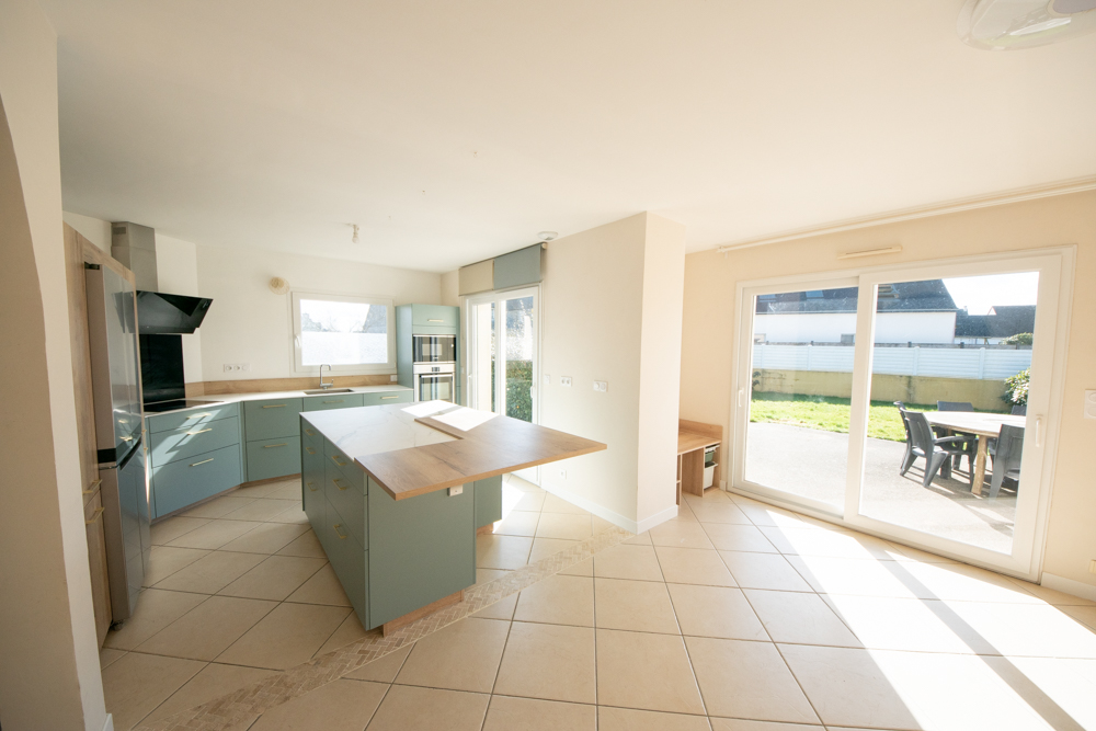 MAGNIFIQUE MAISON CONTEMPORAINE 173M2 HABITABLE - TERRAIN 860 M2 - COUP DE COEUR -A 20 MIN DE BREST - A 40MIN DE CROZON photo 4