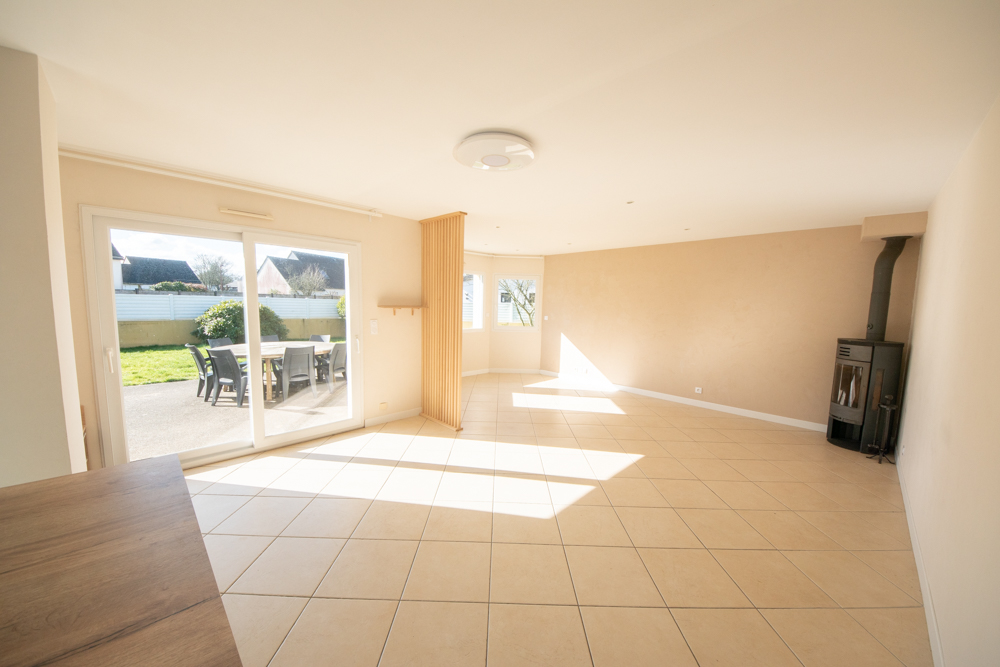 MAGNIFIQUE MAISON CONTEMPORAINE 173M2 HABITABLE - TERRAIN 860 M2 - COUP DE COEUR -A 20 MIN DE BREST - A 40MIN DE CROZON photo 2