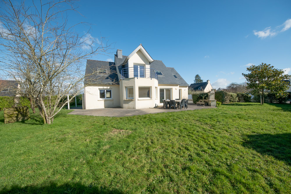 MAGNIFIQUE MAISON CONTEMPORAINE 173M2 HABITABLE - TERRAIN 860 M2 - COUP DE COEUR -A 20 MIN DE BREST - A 40MIN DE CROZON
