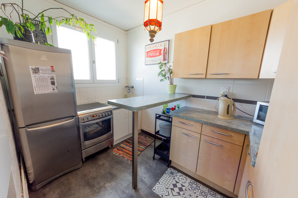 APPARTEMENT T4 64M² - 2 CHAMBRES POSSIBLE 3 - DALLE BETON - LUMINEUX - CAVE - BEAU POTENTIEL photo 2