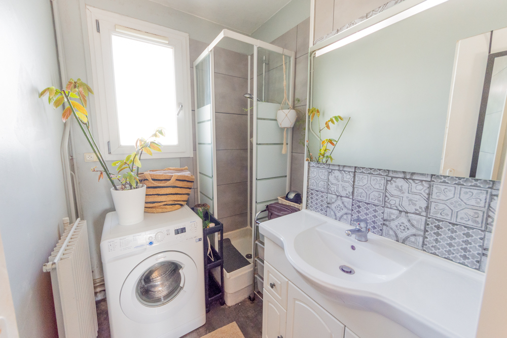 APPARTEMENT T4 64M² - 2 CHAMBRES POSSIBLE 3 - DALLE BETON - LUMINEUX - CAVE - BEAU POTENTIEL photo 5