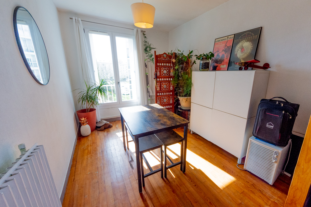 APPARTEMENT T4 64M² - 2 CHAMBRES POSSIBLE 3 - DALLE BETON - LUMINEUX - CAVE - BEAU POTENTIEL photo 3