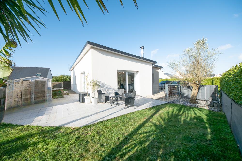 MAISON CONTEMPORAINE DE 2013 - 3 CHAMBRES - LUMINEUSE - VIE DE PLAIN-PIED - RARE - COUP DE COEUR photo 2