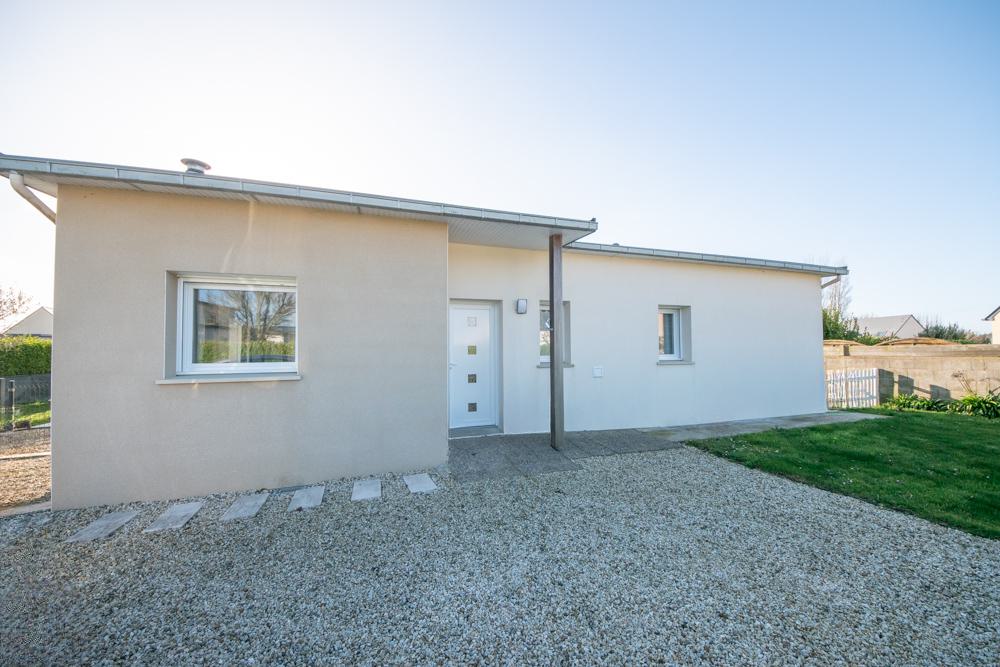 MAISON CONTEMPORAINE DE 2013 - 3 CHAMBRES - LUMINEUSE - VIE DE PLAIN-PIED - RARE - COUP DE COEUR