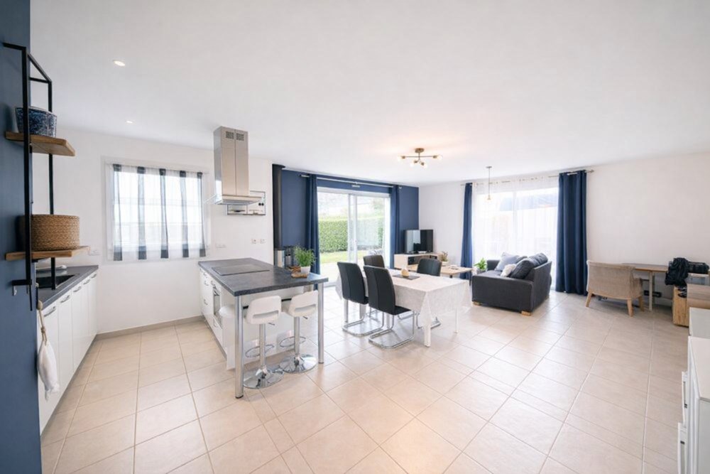 MAISON CONTEMPORAINE DE 2013 - 3 CHAMBRES - LUMINEUSE - VIE DE PLAIN-PIED - RARE - COUP DE COEUR photo 2