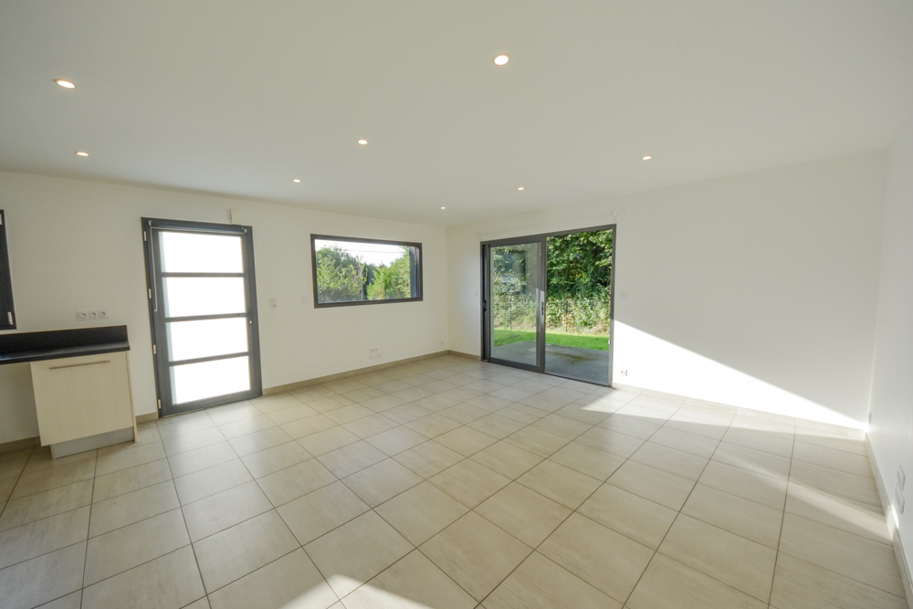 MAISON T4 INDIVIDUELLE PLAIN PIED 77M² - 3 CHAMBRES - GARAGE SUR TERRAIN DE 450M² photo 2