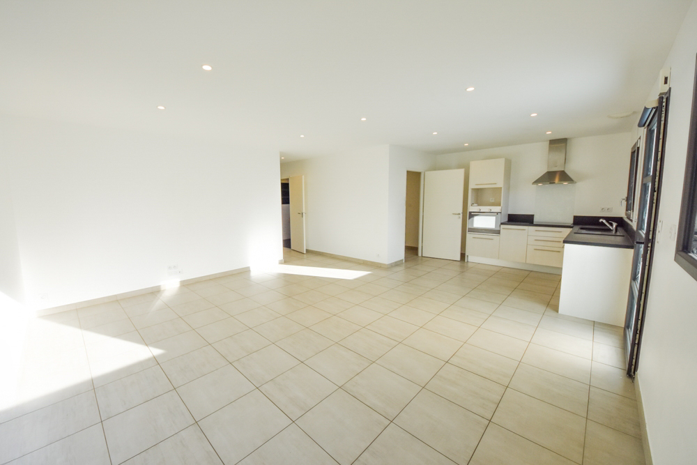 MAISON T4 INDIVIDUELLE PLAIN PIED 77M² - 3 CHAMBRES - GARAGE SUR TERRAIN DE 450M² photo 4