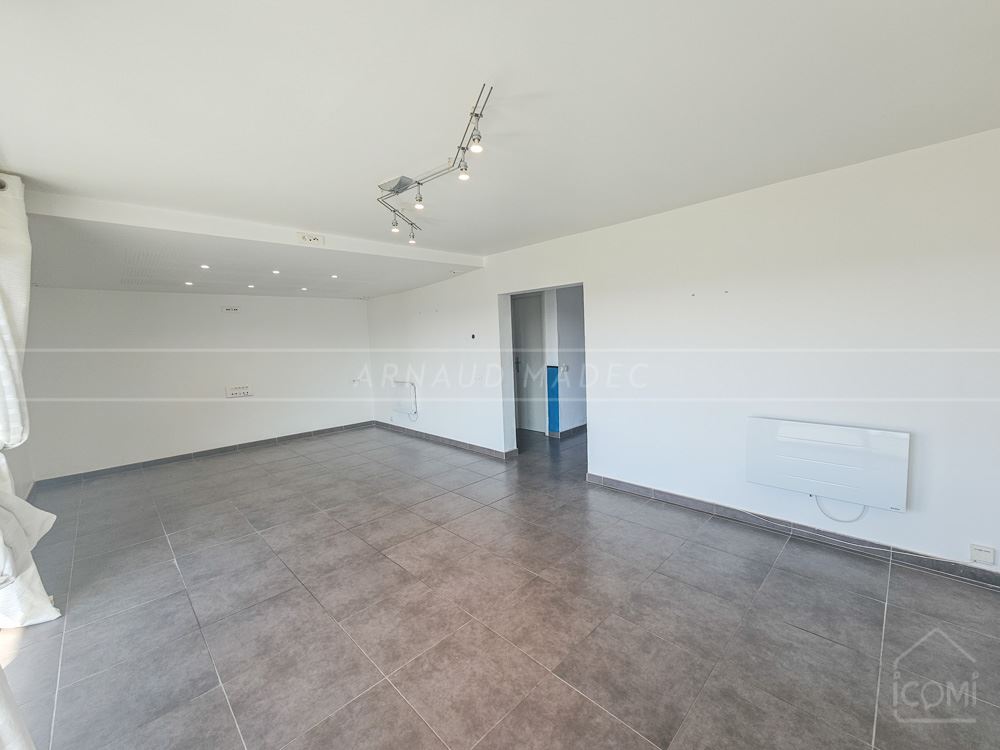 APPARTEMENT T5 DE 100M² - PIECE DE VIE 30M² AVEC TERRASSE - CUISINE SEMI US - 3/4 CH - COUP DE COEUR - IDEAL FAMILLE OU COLOCATION photo 4
