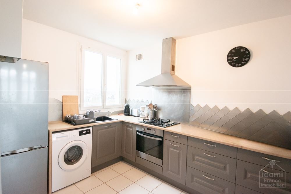APPARTEMENT - T4 - 82 M² - IDEALEMENT BIEN SITUE - BEAUX VOLUMES - LUMINEUX - BALCONNET - ASCENSEUR photo 2