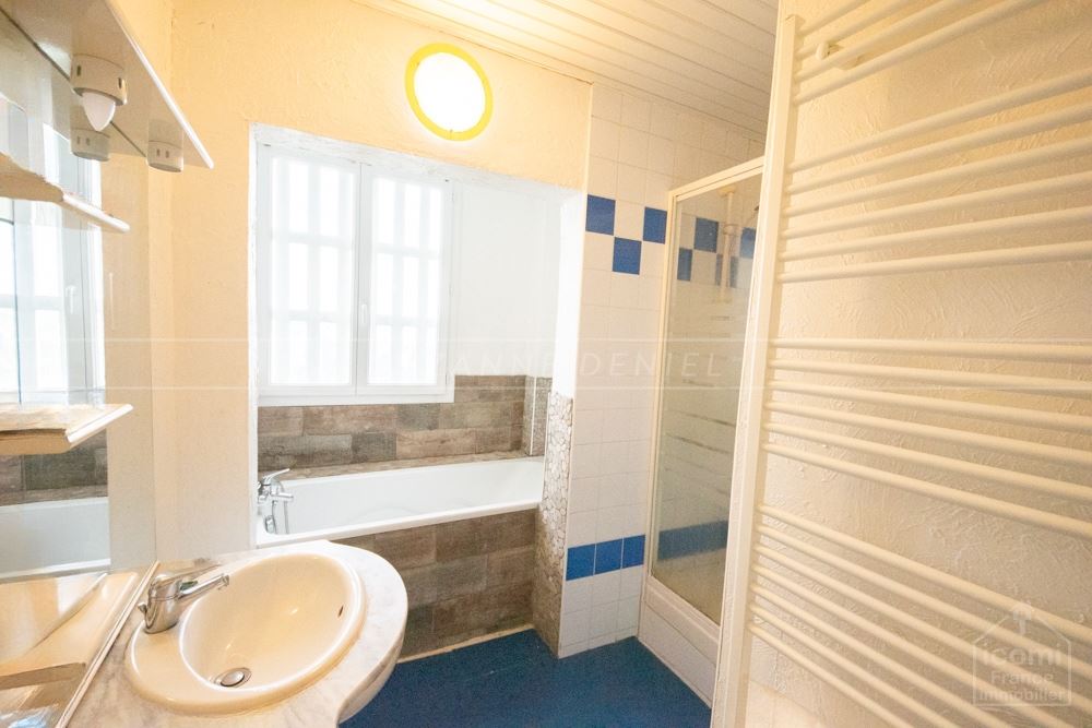 APPARTEMENT - T4 - 82 M² - IDEALEMENT BIEN SITUE - BEAUX VOLUMES - LUMINEUX - BALCONNET - ASCENSEUR photo 4