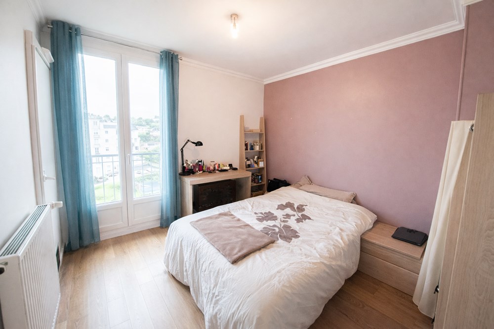 APPARTEMENT - T4 - 82 M² - IDEALEMENT BIEN SITUE - BEAUX VOLUMES - LUMINEUX - BALCONNET - ASCENSEUR photo 4