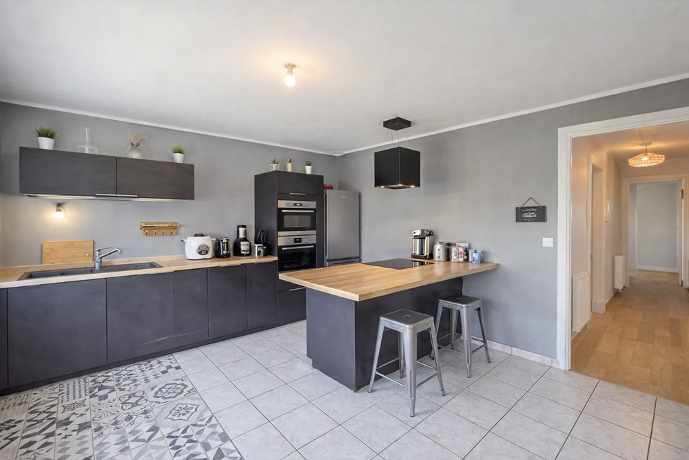 MAISON T7 DE 180M² - 5/6 CHAMBRES - CHEMINEE - TERRASSE +30M² - NON MITOYENNE - JARDIN CLOS - CALME - IDEAL FAMILLE photo 3