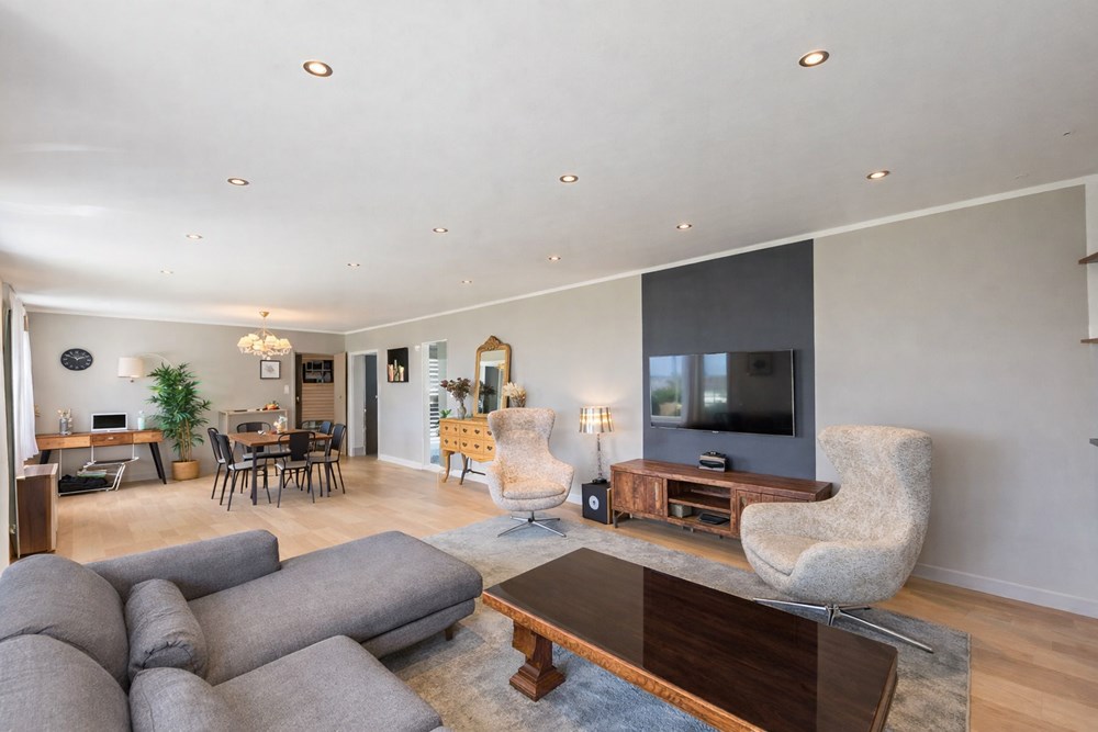MAISON T7 DE 180M² - 5/6 CHAMBRES - CHEMINEE - TERRASSE +30M² - NON MITOYENNE - JARDIN CLOS - CALME - IDEAL FAMILLE photo 2