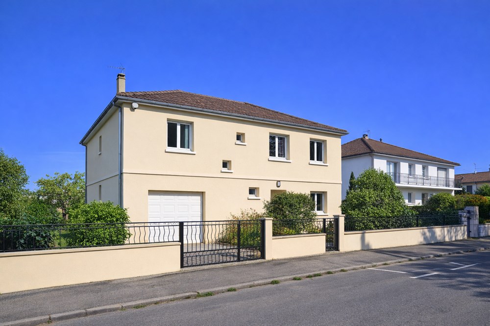 MAISON T6 DE 180M² - PIECE DE VIE DE 50M² - 5 CHAMBRES - TERRAIN 550 M² - AUCUN TRAVAUX - COUP DE COEUR - DPE D GES B - RARE