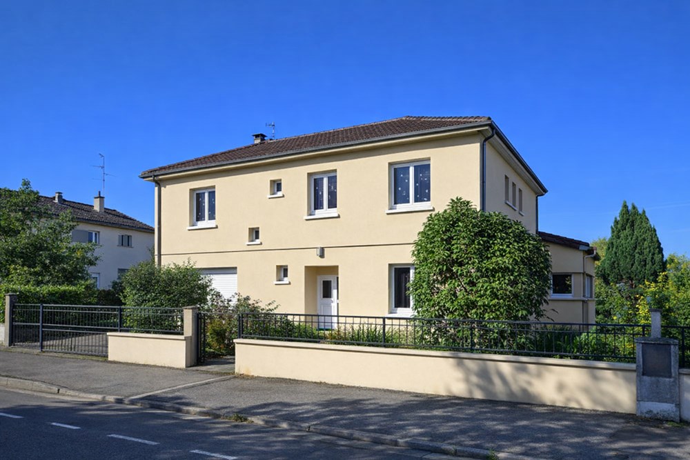 MAISON T6 DE 180M² - PIECE DE VIE DE 50M² - 5 CHAMBRES - TERRAIN 550 M² - AUCUN TRAVAUX - COUP DE COEUR - DPE D GES B - RARE photo 3