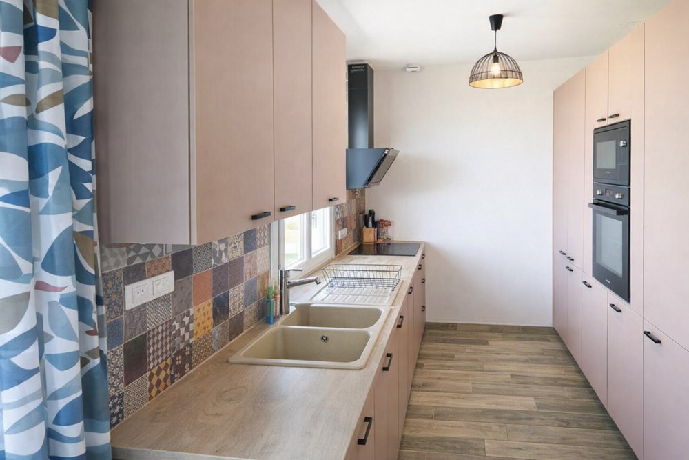 MAISON T6 DE 180M² - PIECE DE VIE DE 50M² - 5 CHAMBRES - TERRAIN 550 M² - AUCUN TRAVAUX - COUP DE COEUR - DPE D GES B - RARE photo 5