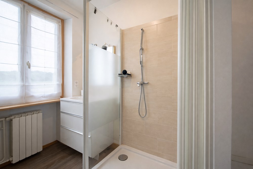 MAISON - IDEALEMENT SITUEE - 5 CHAMBRES - COMBLES AMENAGEABLES - GEOTHERMIE - DEPENDANCES - PAS DE TRAVAUX A PREVOIR photo 5