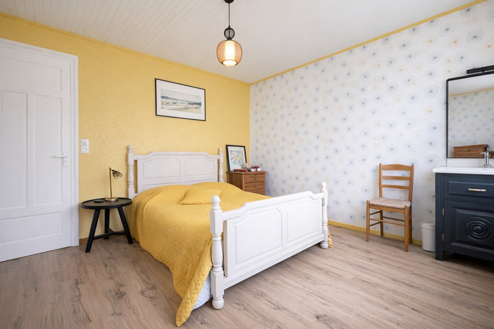 MAISON - IDEALEMENT SITUEE - 5 CHAMBRES - COMBLES AMENAGEABLES - GEOTHERMIE - DEPENDANCES - PAS DE TRAVAUX A PREVOIR photo 4