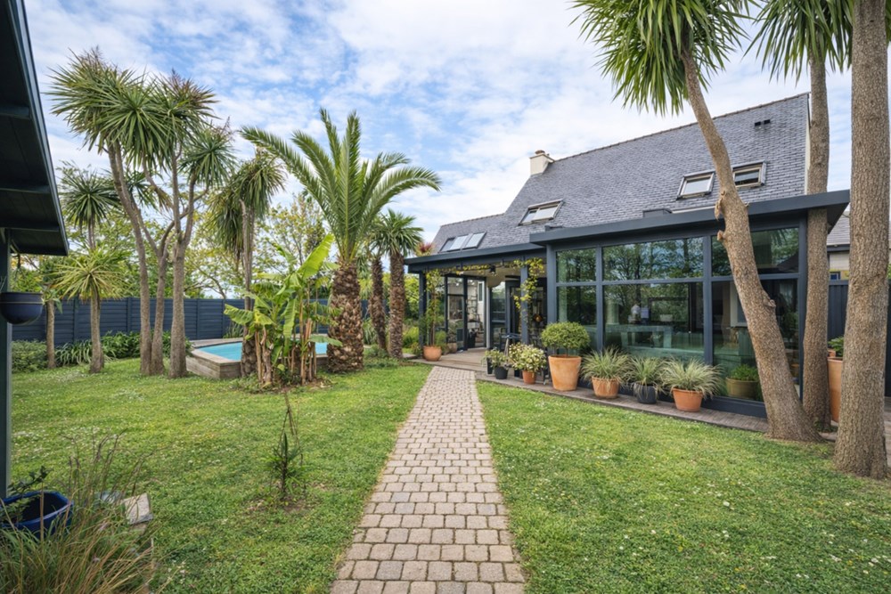 MAISON 160M² - PIECE DE VIE DE 65M² - SUITE PARENTALE DE 21M² - 5 CHAMBRES - PISCINE CHAUFFEE - DPE C - GARAGE - BELLES PRESTATIONS - RARE - CARPORT