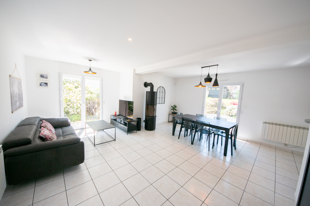 MAISON CONTEMPORAINE - 4 CHAMBRES (5 POSSIBLE) - PAS DE TRAVAUX A PREVOIR - TERRAIN 700 M2 - COUP DE COEUR photo 3